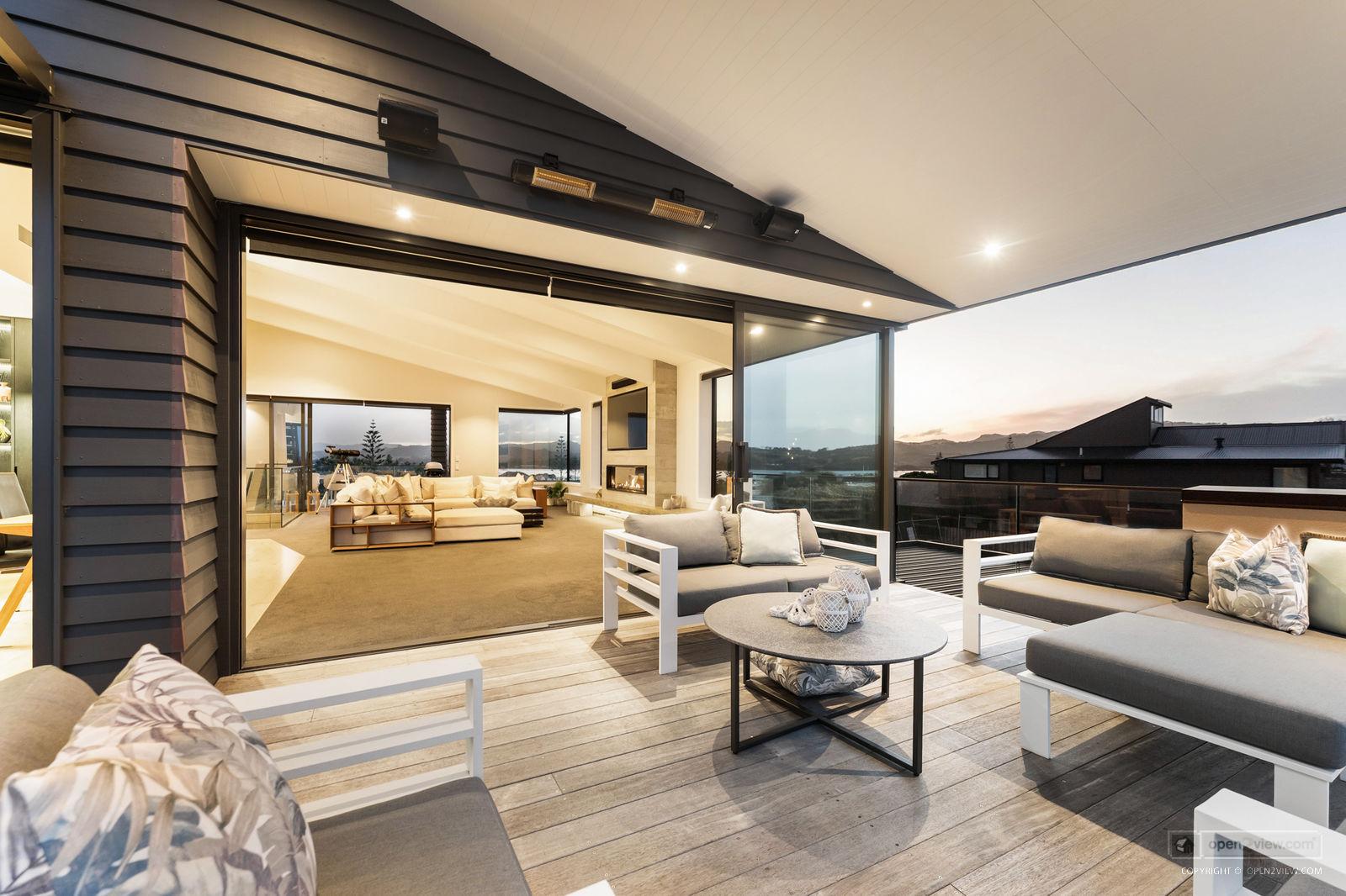 Slider image of 30 Caroline Heights, Auckland