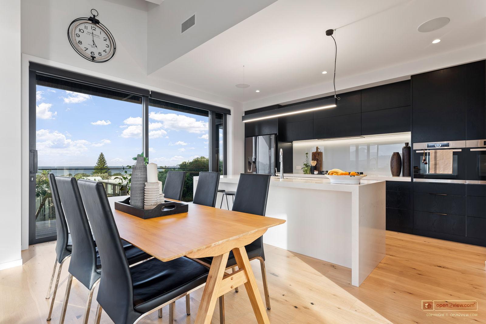 Slider image of 30 Caroline Heights, Auckland