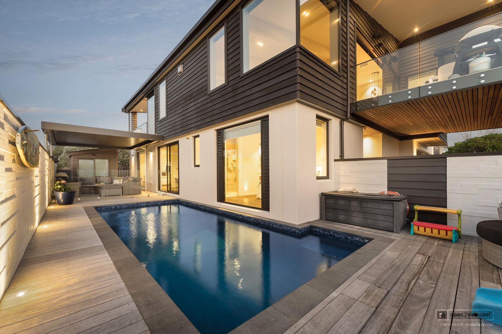 Slider image of 30 Caroline Heights, Auckland