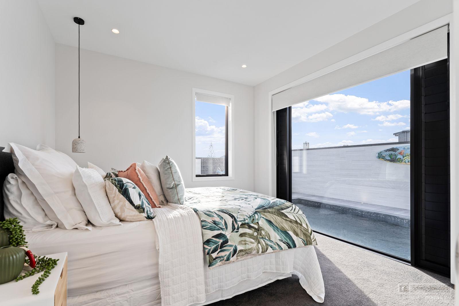 Slider image of 30 Caroline Heights, Auckland