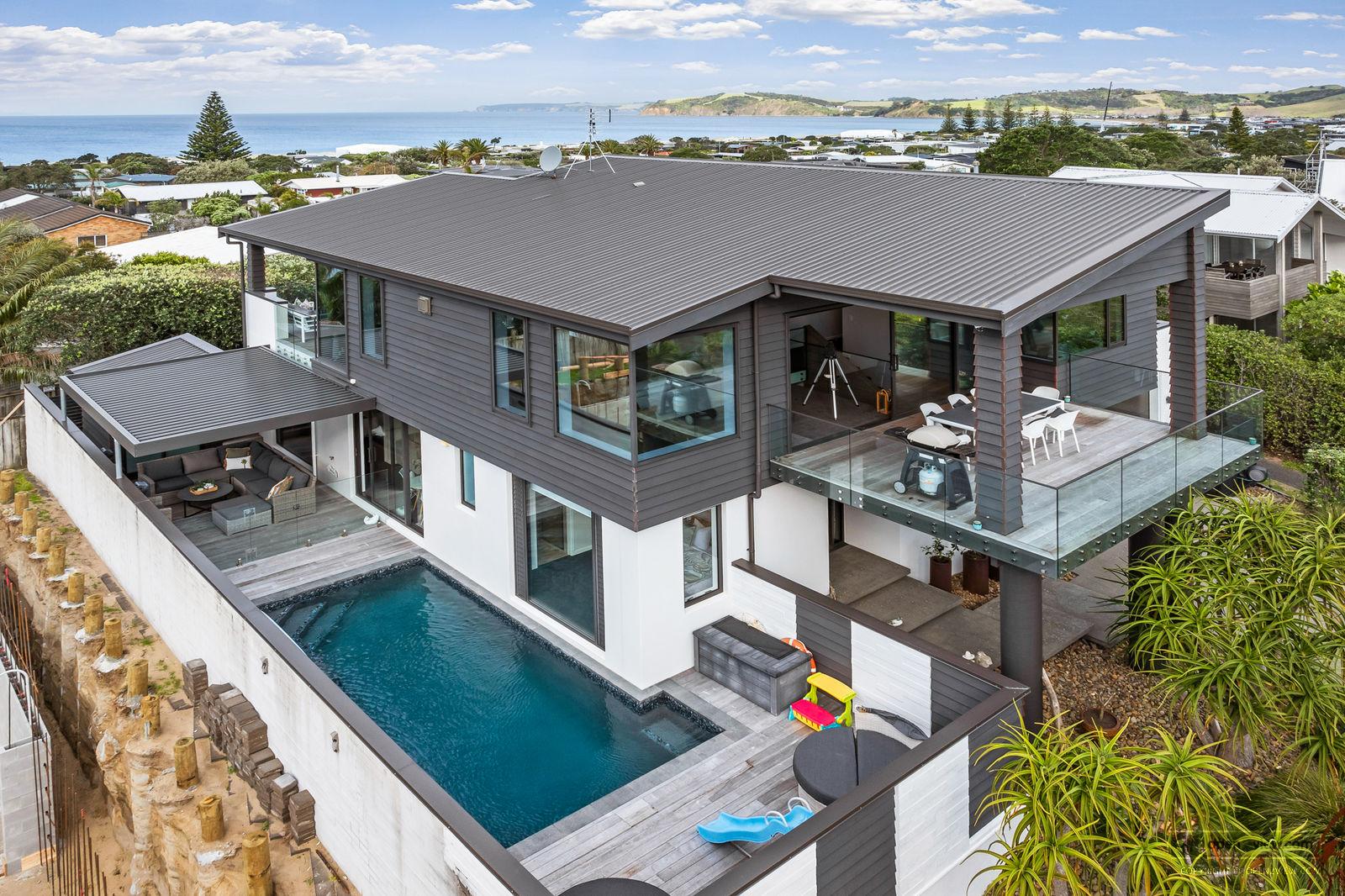 Slider image of 30 Caroline Heights, Auckland