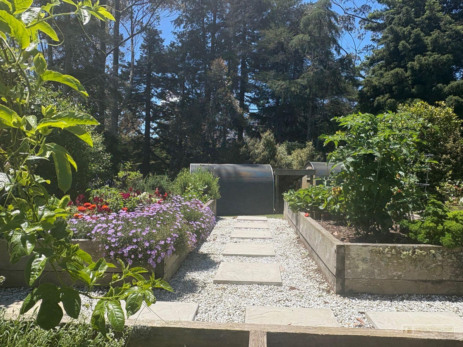 Slider image of 87 Hartway Grove, Auckland