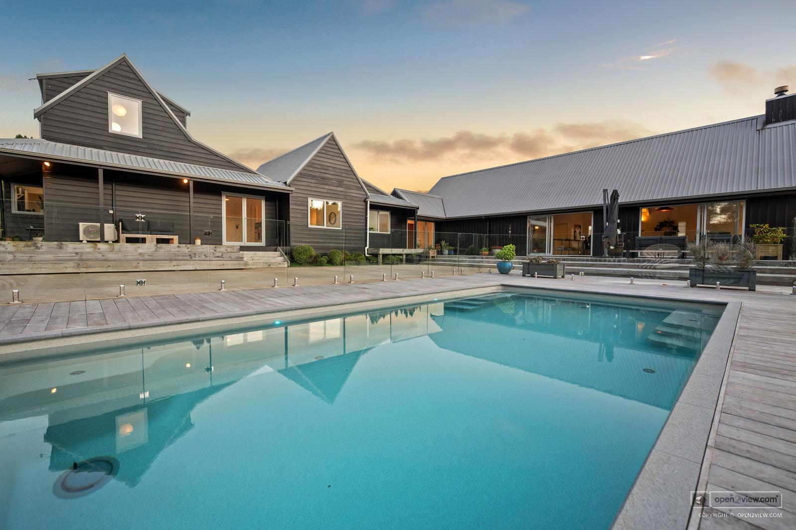 Featured image of 87 Hartway Grove, Auckland