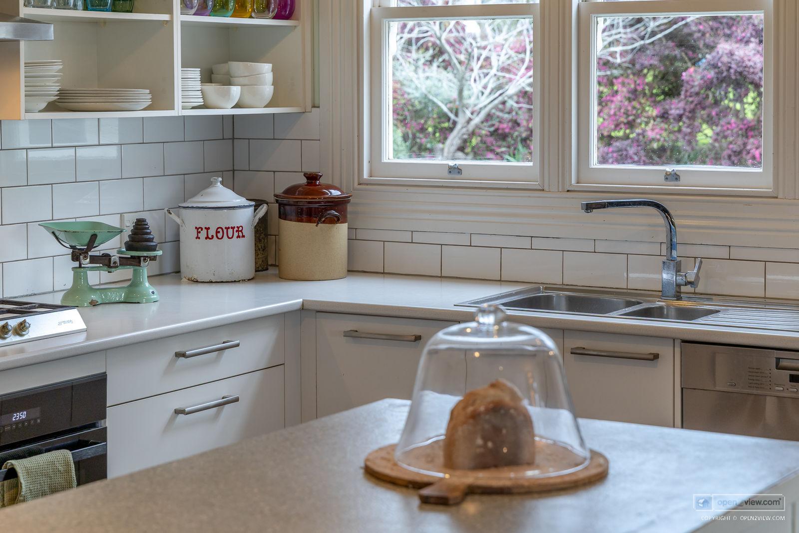 Slider image of 124 Rimmer Road, Auckland