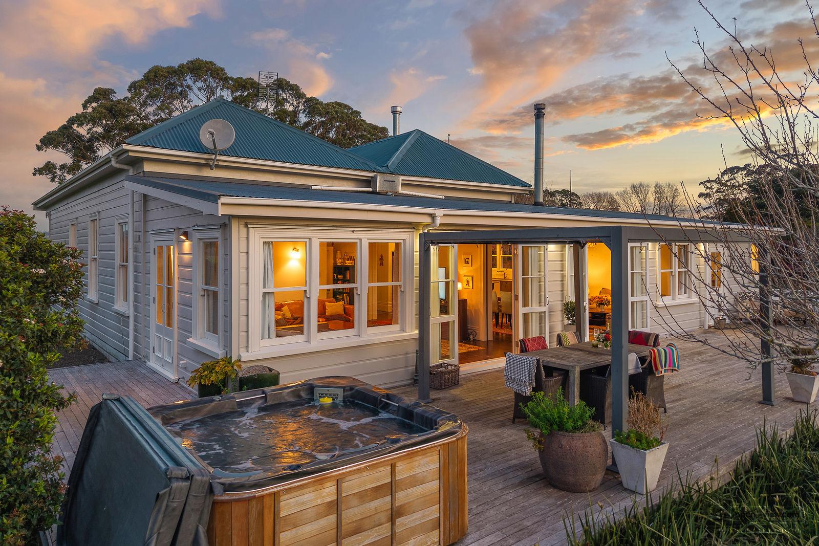 Slider image of 124 Rimmer Road, Auckland