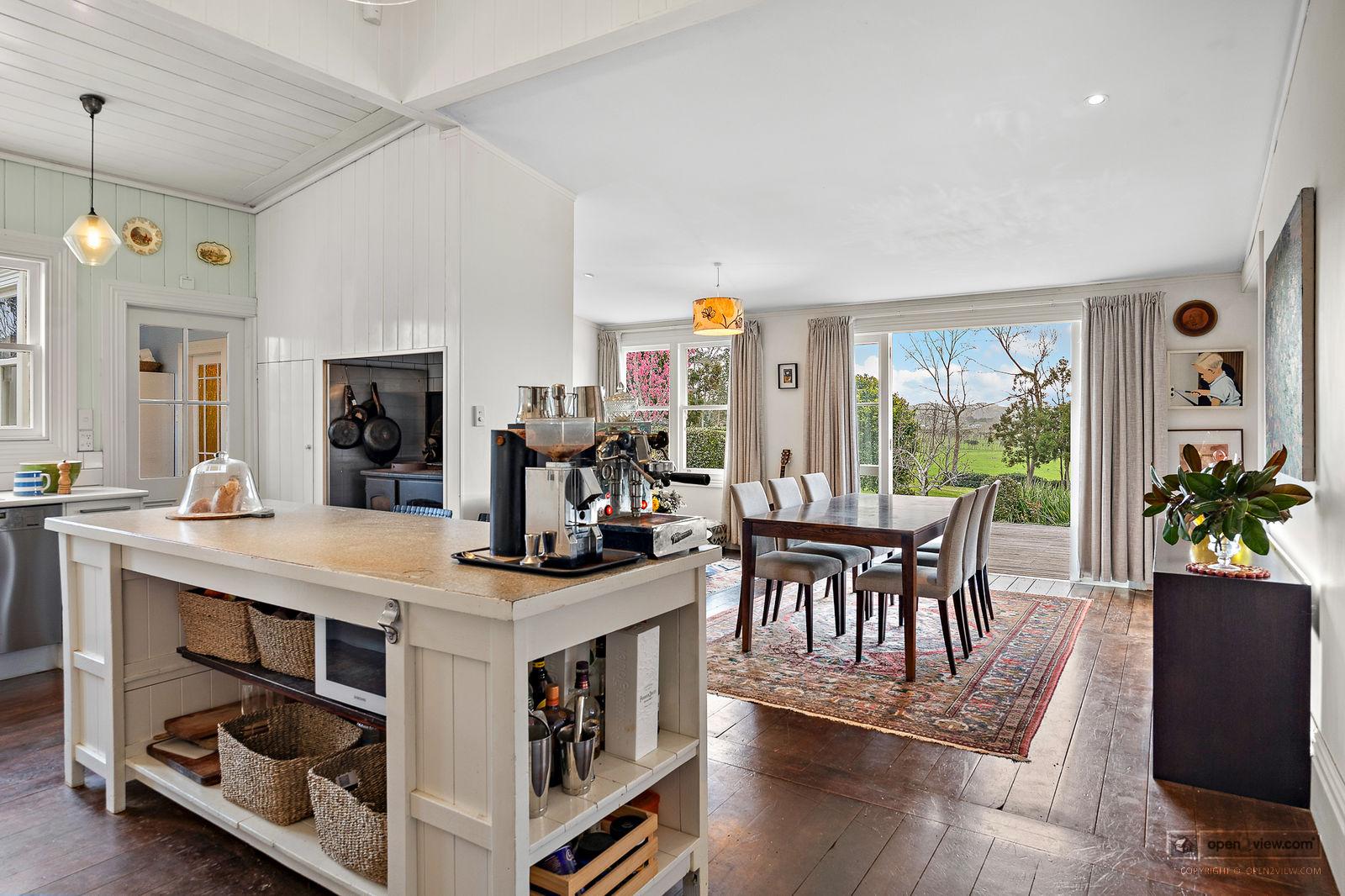 Slider image of 124 Rimmer Road, Auckland