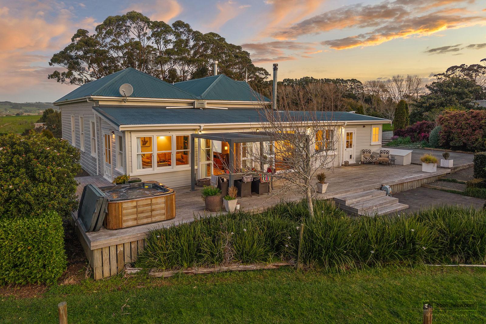 Slider image of 124 Rimmer Road, Auckland