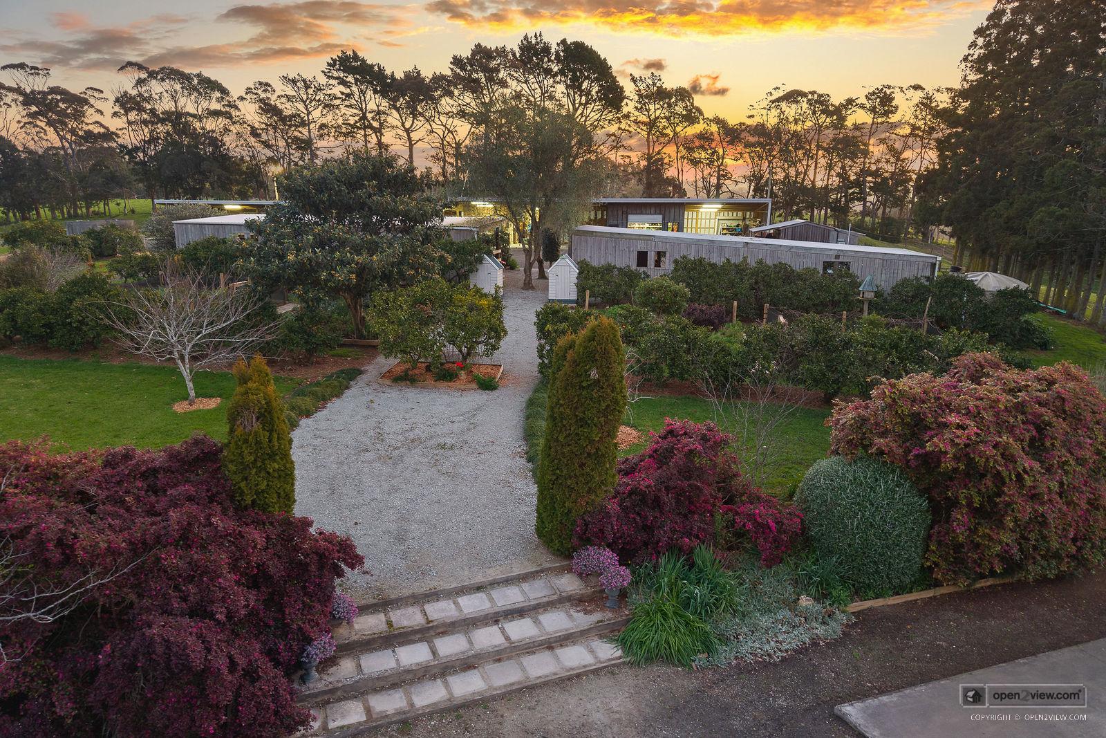 Slider image of 124 Rimmer Road, Auckland