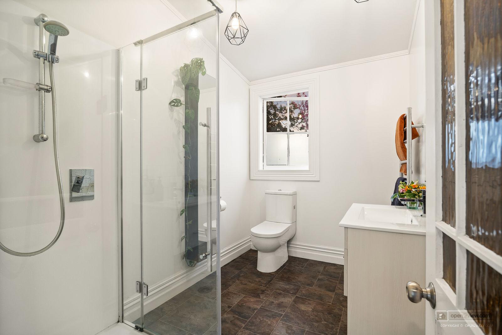 Slider image of 124 Rimmer Road, Auckland