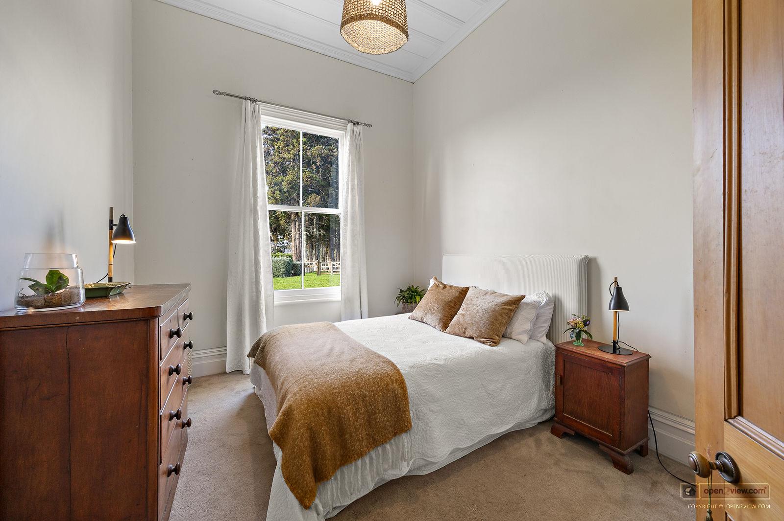 Slider image of 124 Rimmer Road, Auckland