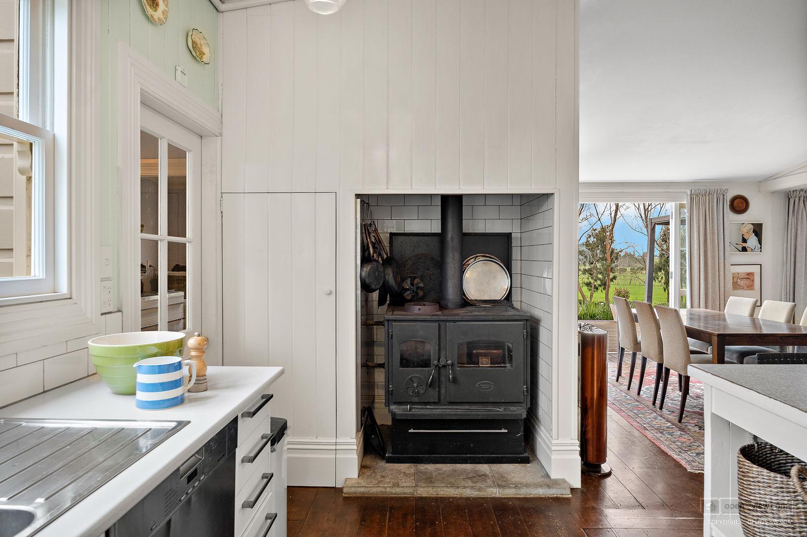 Slider image of 124 Rimmer Road, Auckland