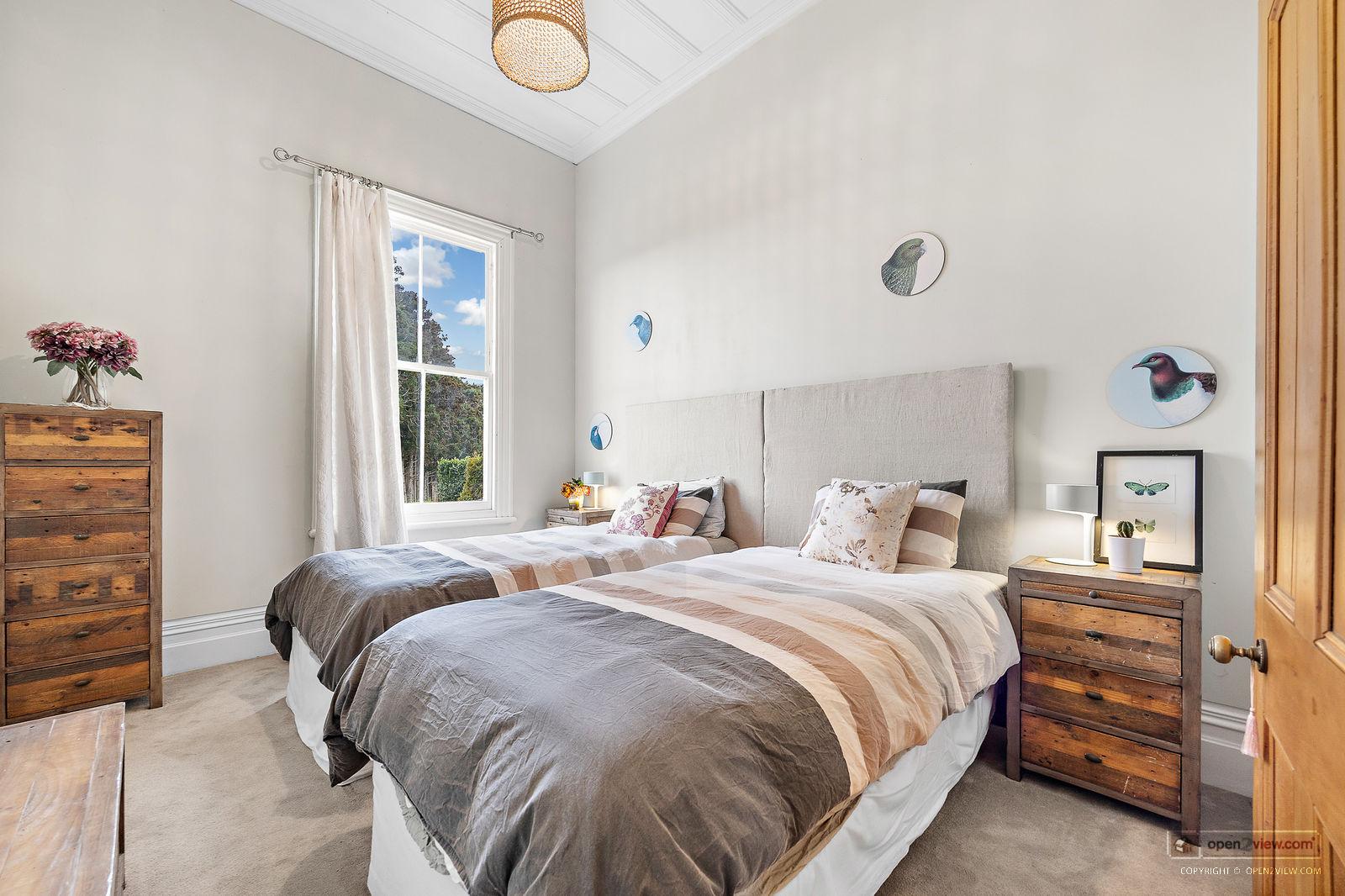 Slider image of 124 Rimmer Road, Auckland