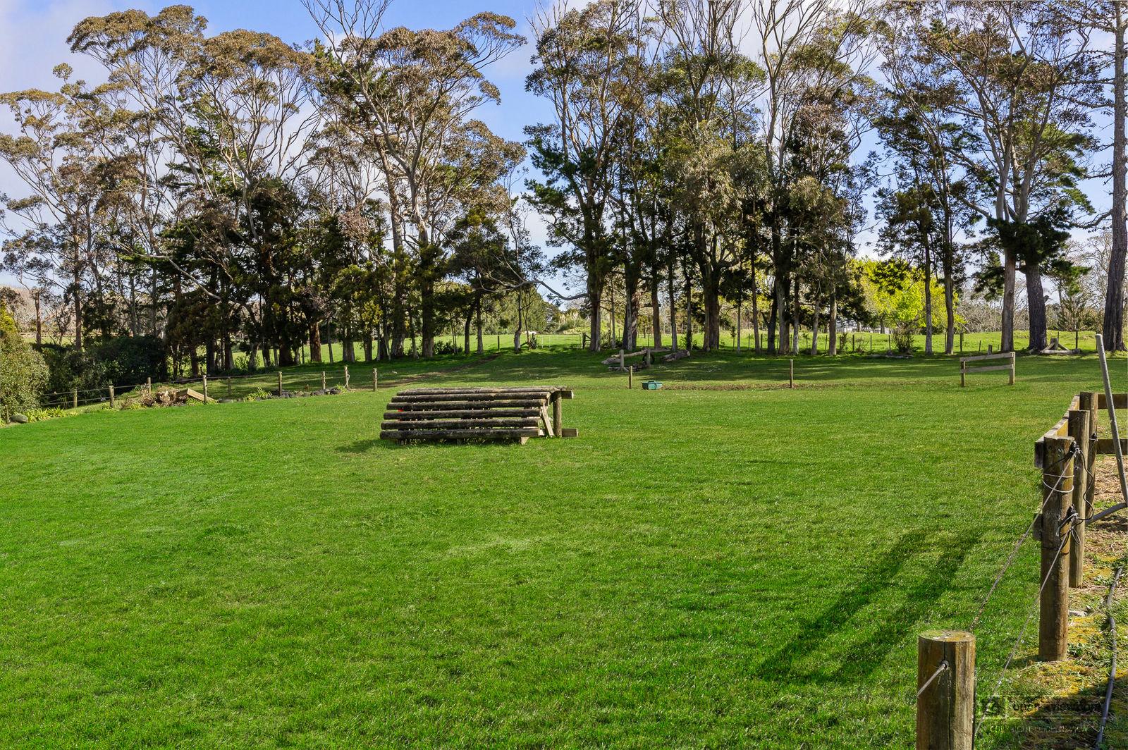 Slider image of 124 Rimmer Road, Auckland