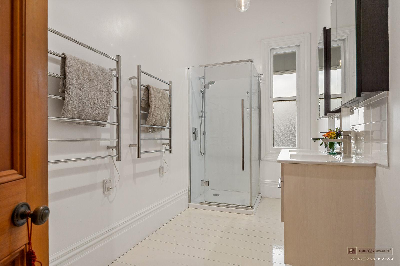 Slider image of 124 Rimmer Road, Auckland
