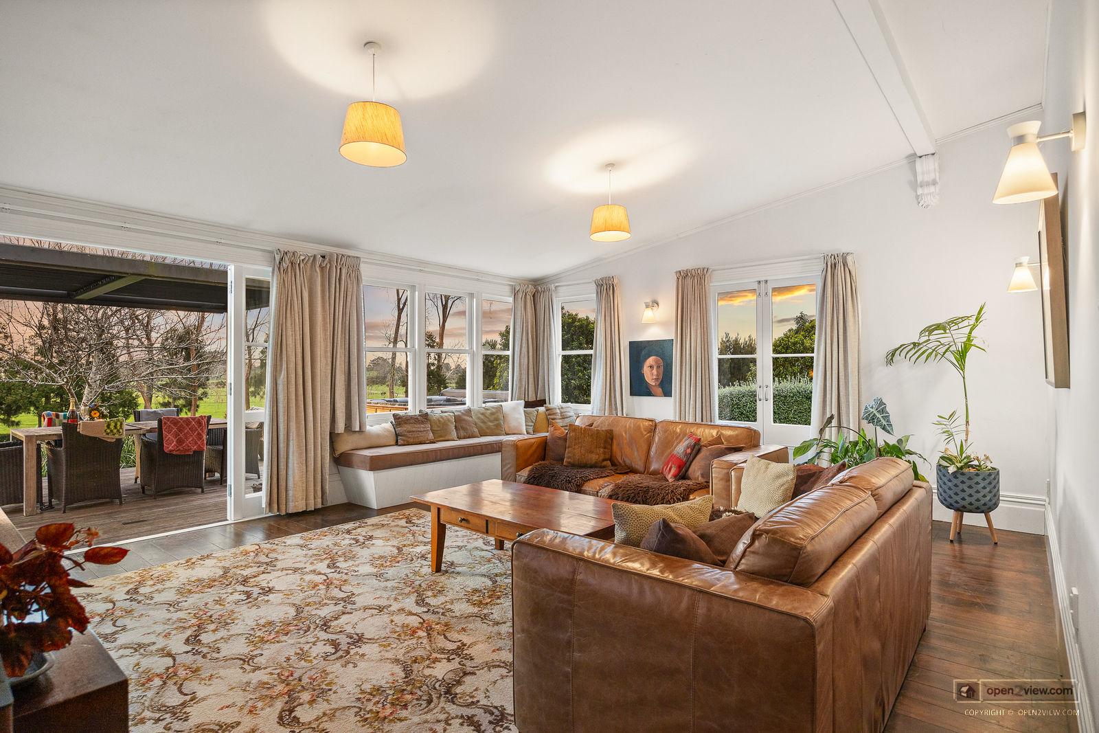 Slider image of 124 Rimmer Road, Auckland