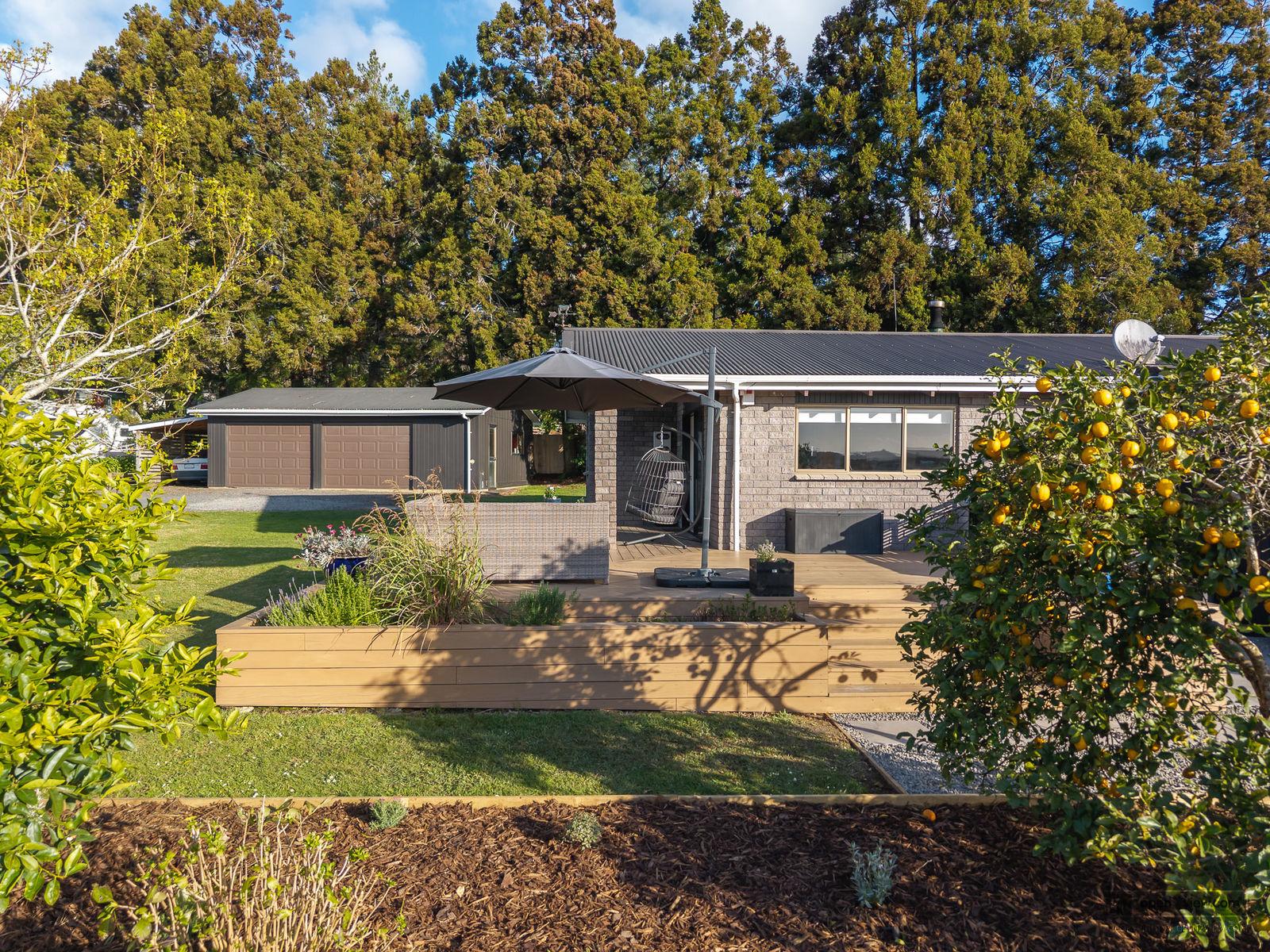 Slider image of 1115 State Highway 16, Auckland