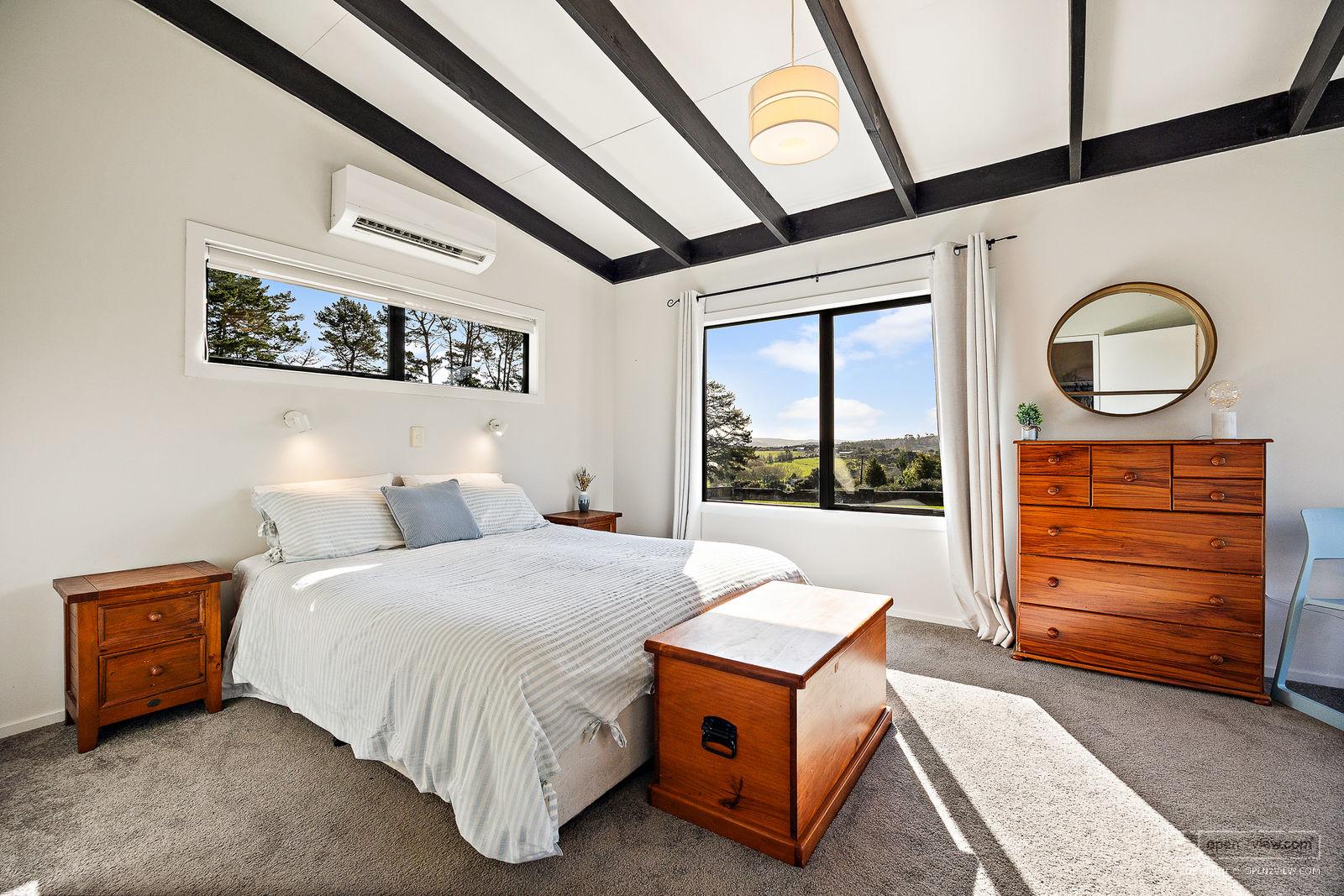 Slider image of 1115 State Highway 16, Auckland