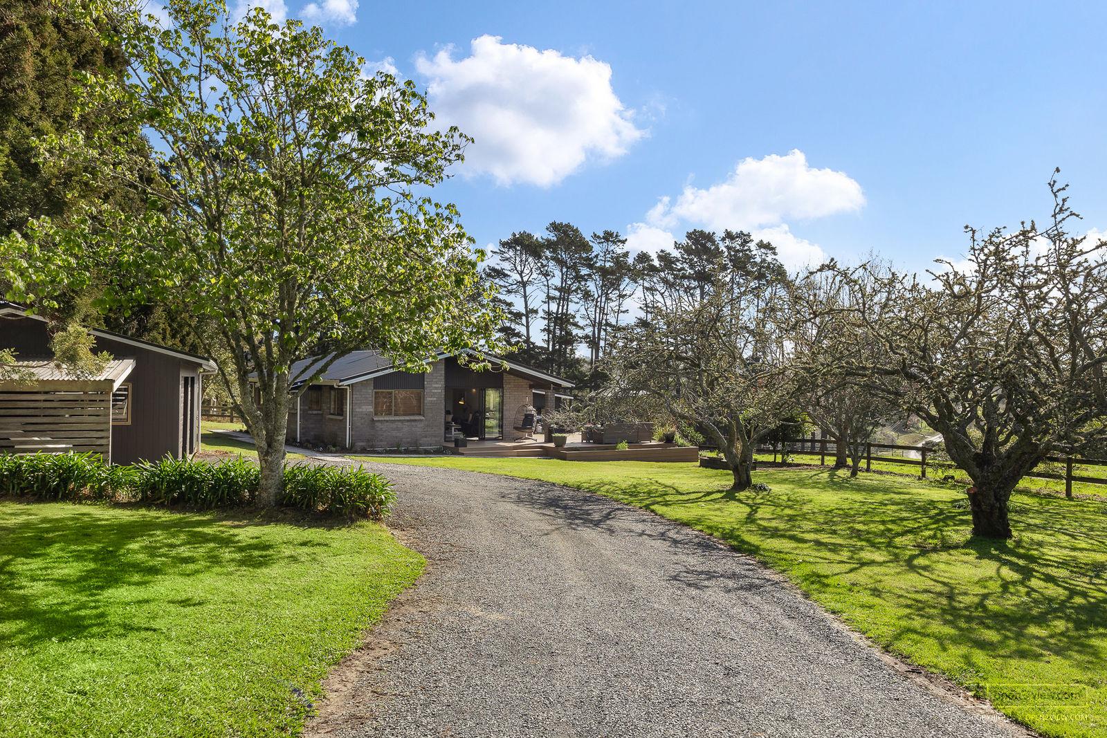 Slider image of 1115 State Highway 16, Auckland