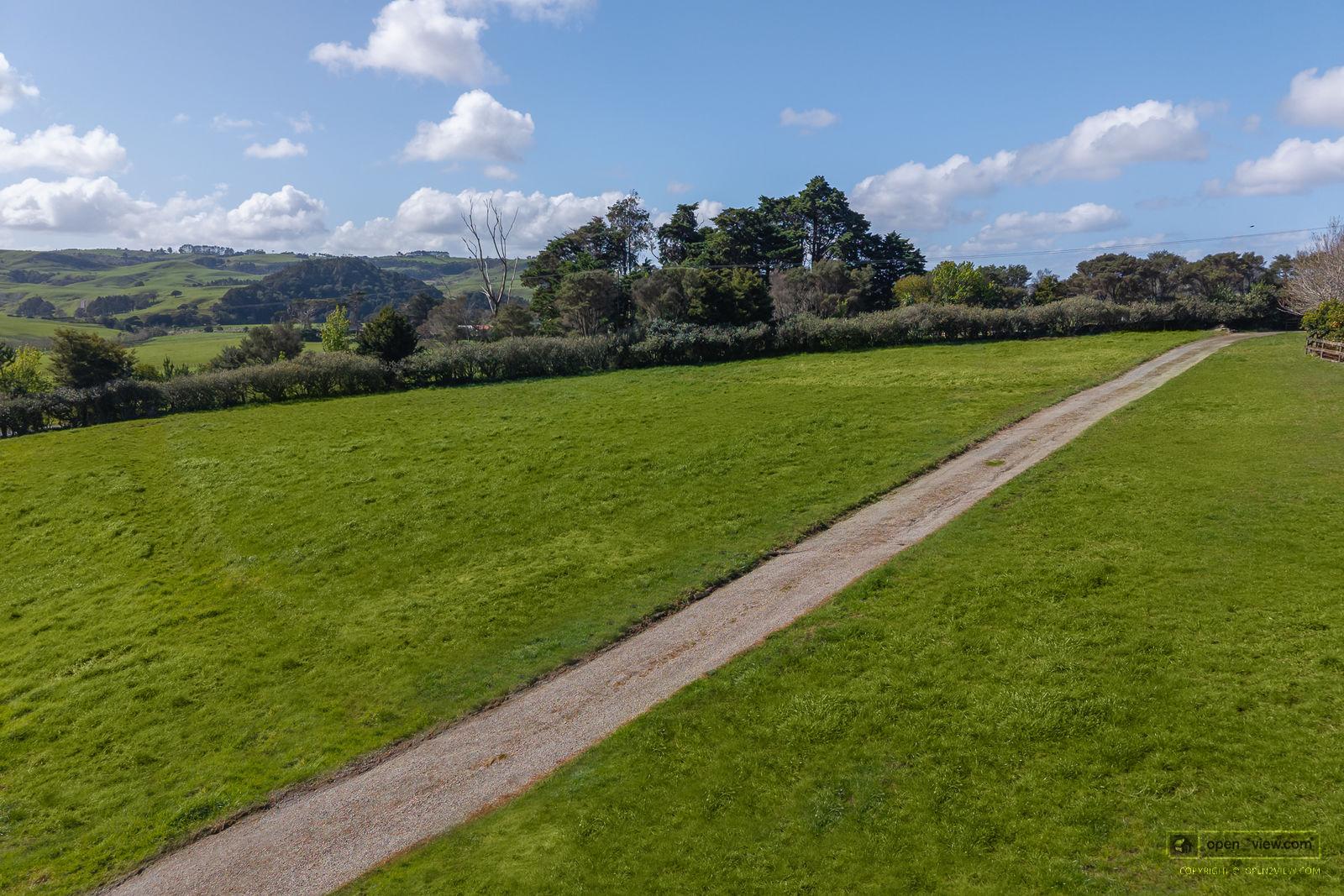 Slider image of 1115 State Highway 16, Auckland