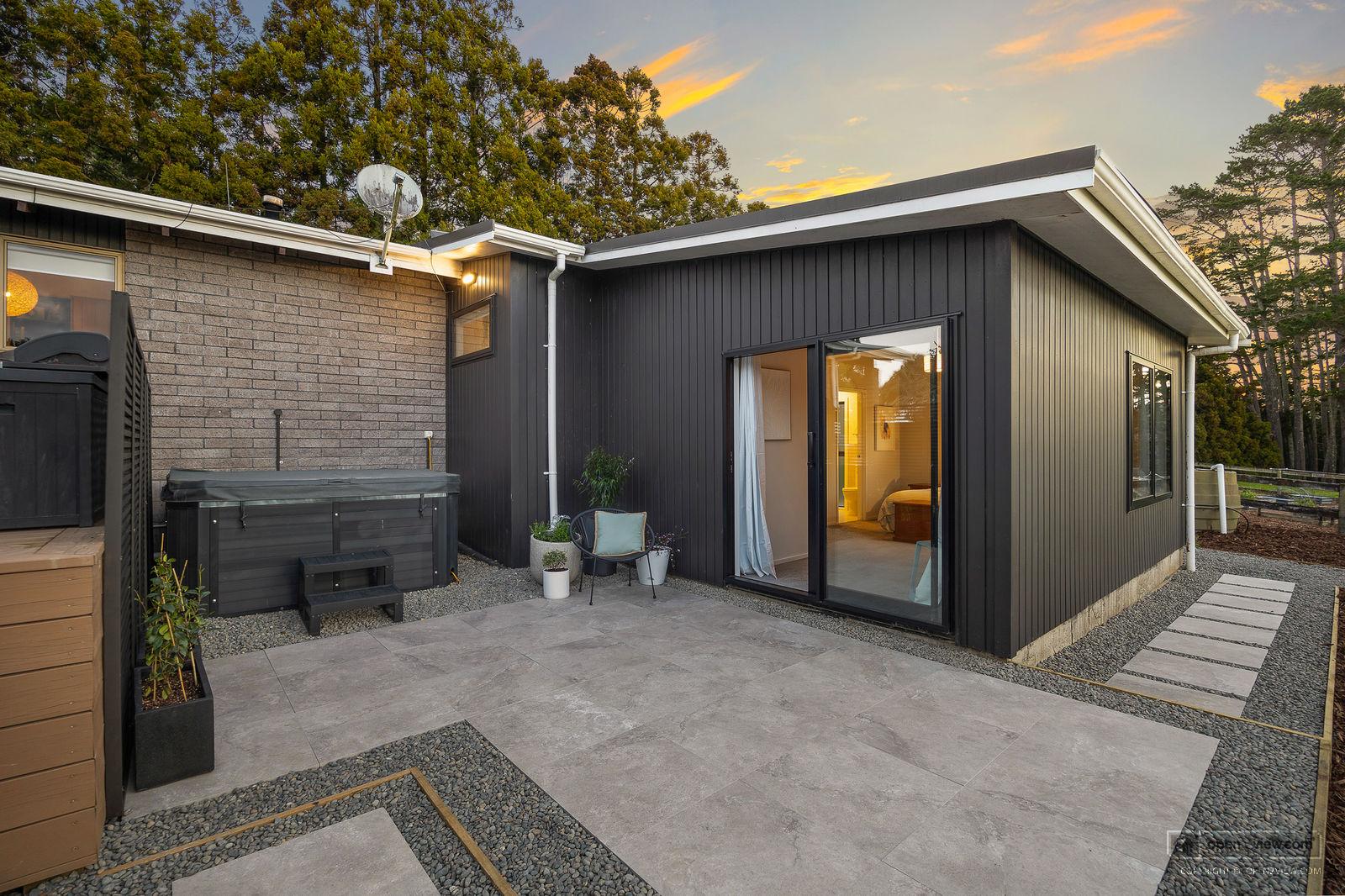 Slider image of 1115 State Highway 16, Auckland