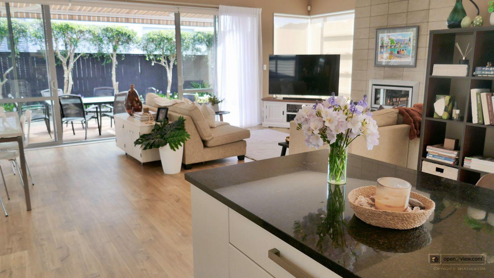 Slider image of 6 Mangatawhiri Road, Auckland