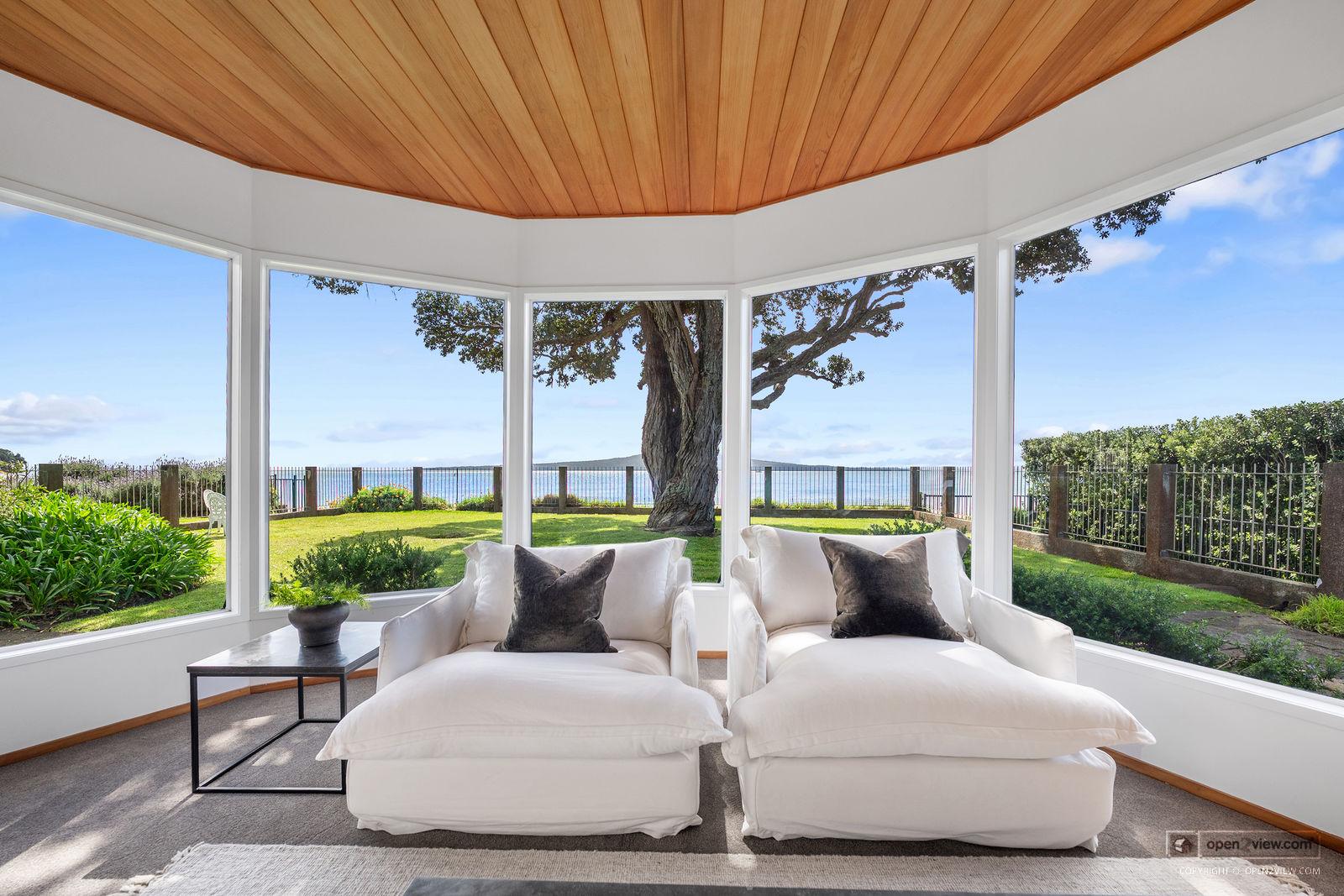 Slider image of 30 Oxford Terrace, Auckland