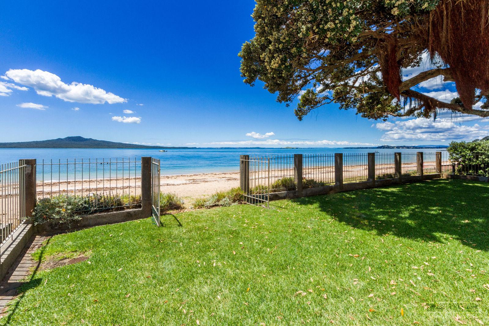 Slider image of 30 Oxford Terrace, Auckland