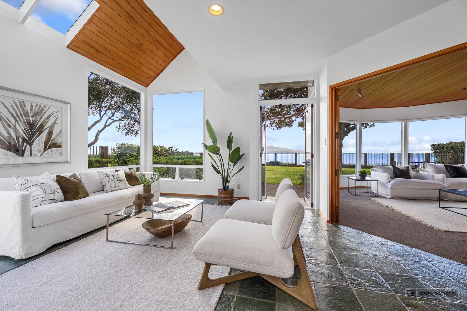 Slider image of 30 Oxford Terrace, Auckland