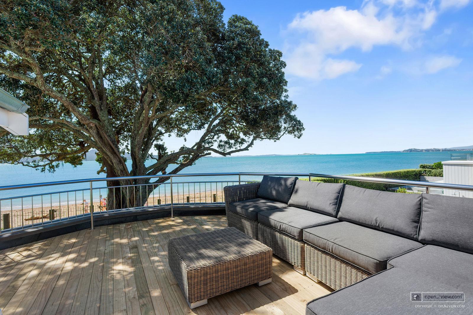Slider image of 30 Oxford Terrace, Auckland