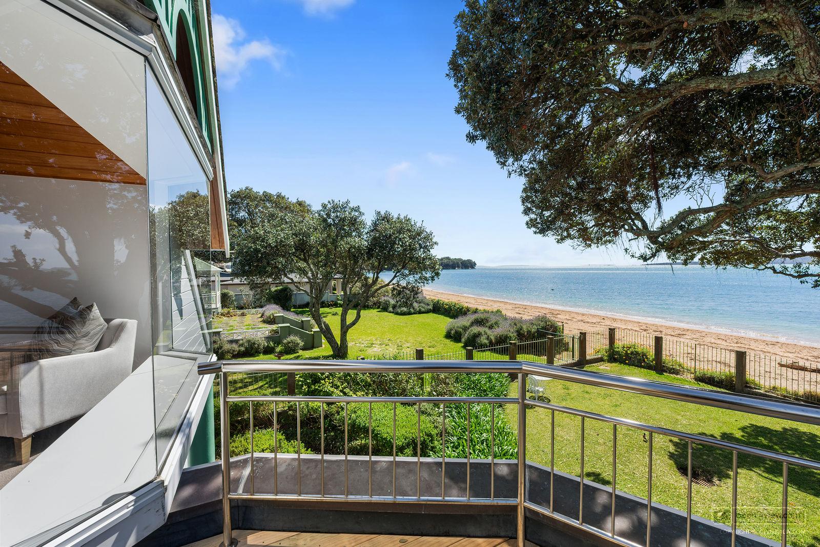 Slider image of 30 Oxford Terrace, Auckland