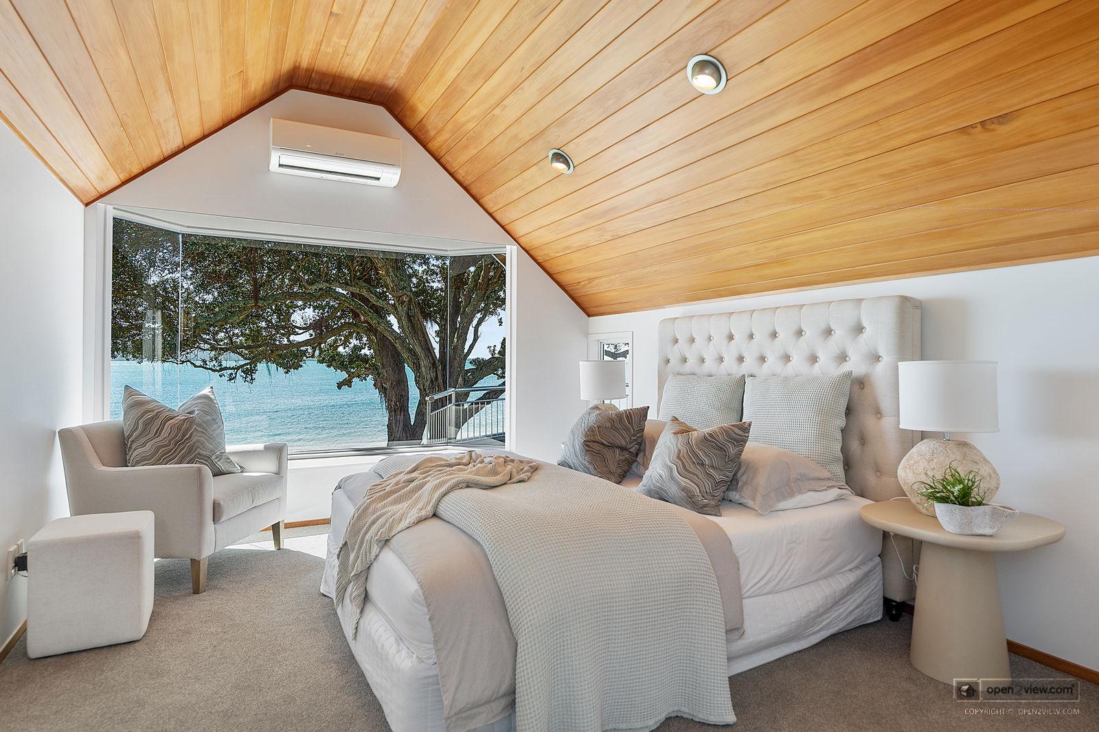 Slider image of 30 Oxford Terrace, Auckland