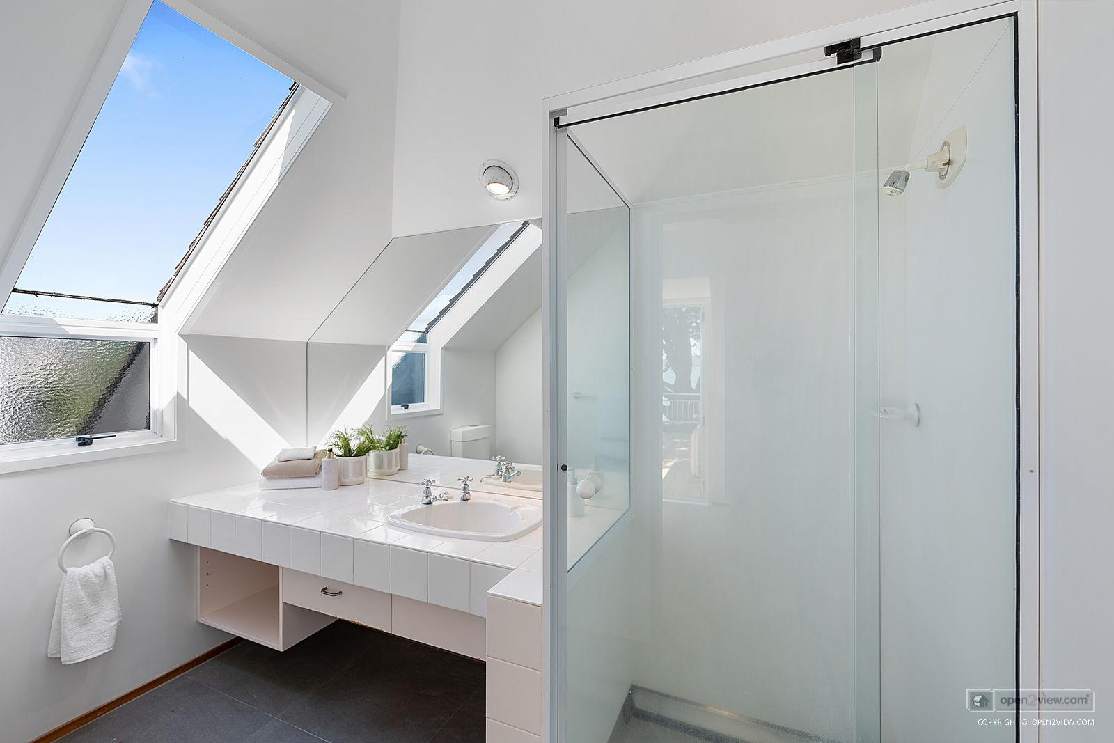 Slider image of 30 Oxford Terrace, Auckland