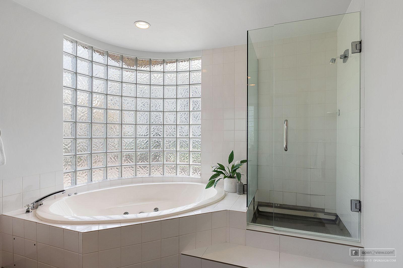 Slider image of 30 Oxford Terrace, Auckland