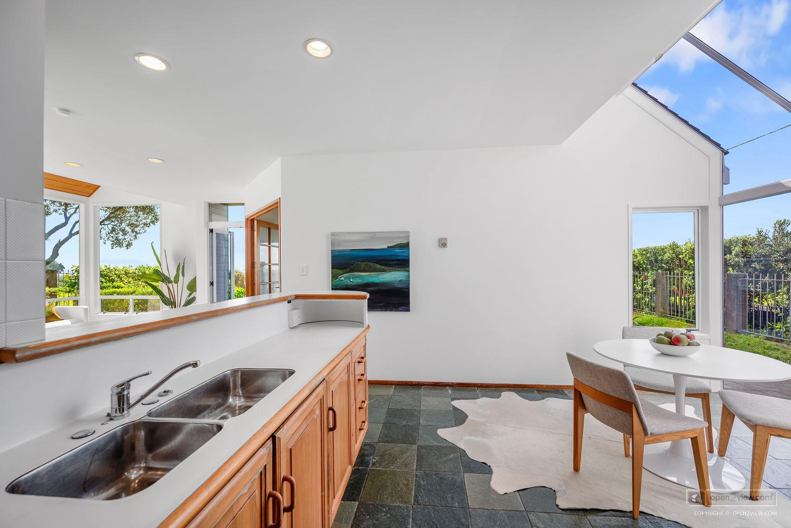 Slider image of 30 Oxford Terrace, Auckland