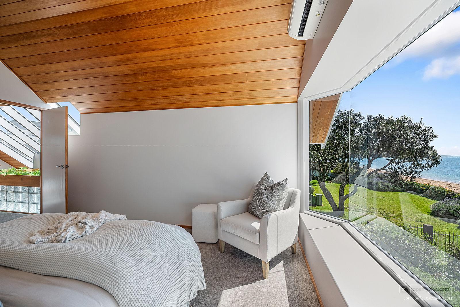 Slider image of 30 Oxford Terrace, Auckland