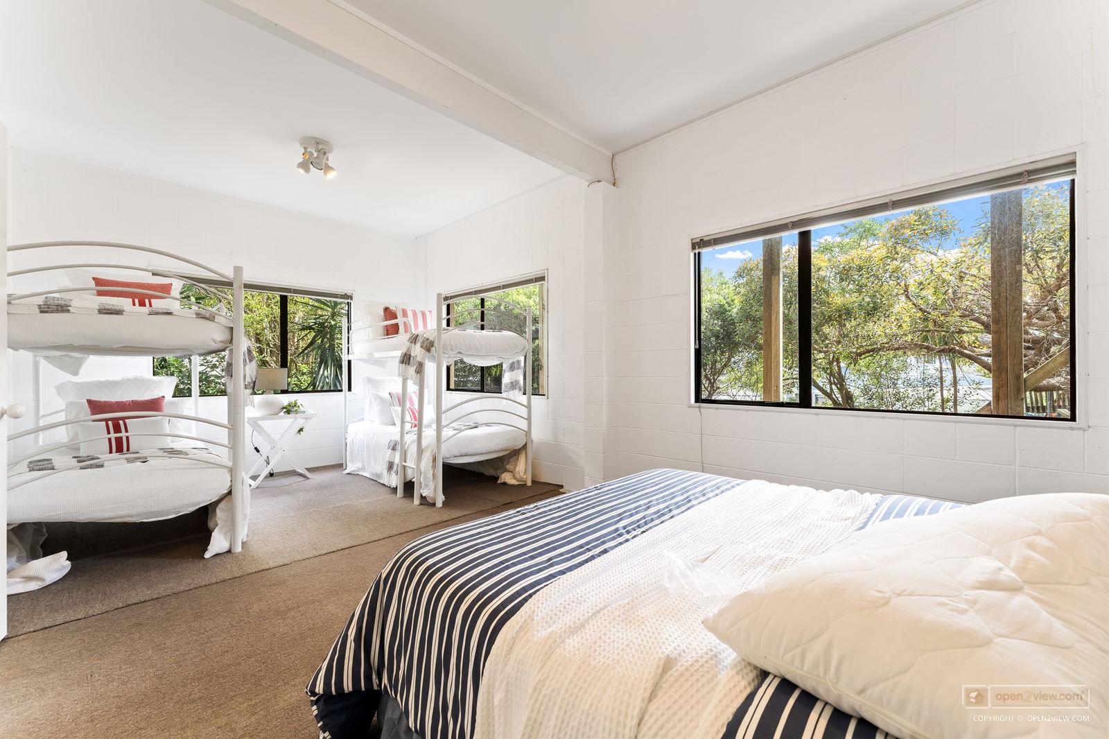 Slider image of 17 Caroline Heights, Auckland