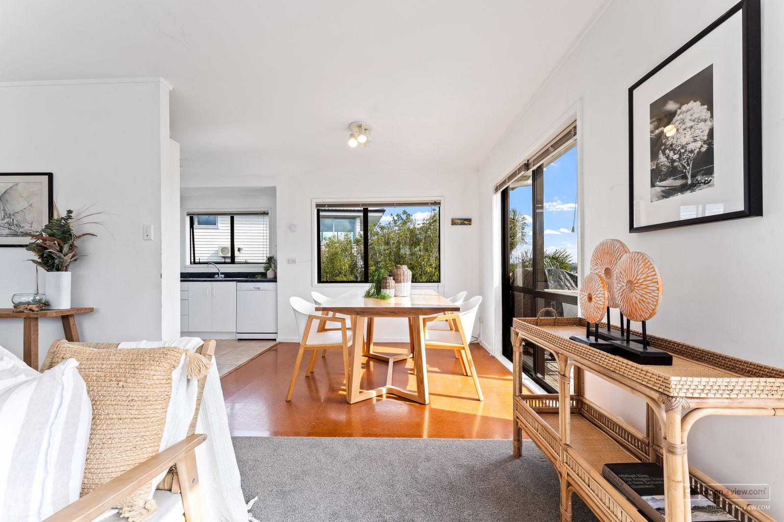 Slider image of 17 Caroline Heights, Auckland