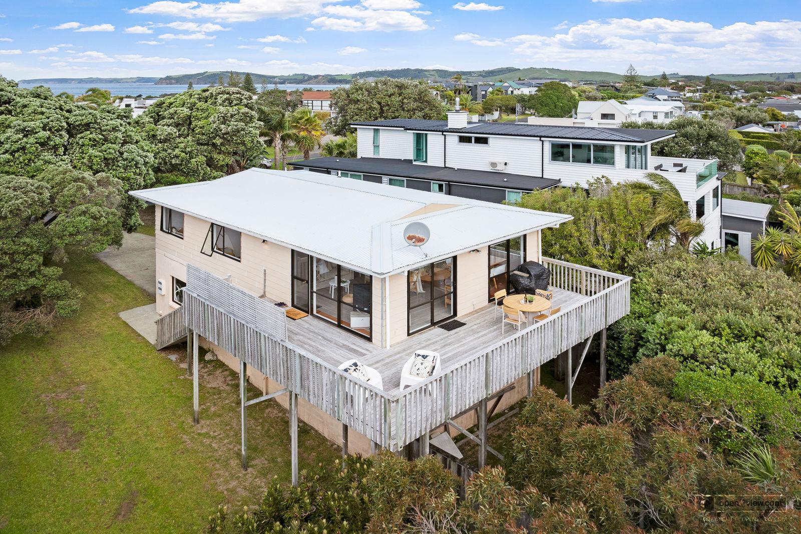 Slider image of 17 Caroline Heights, Auckland