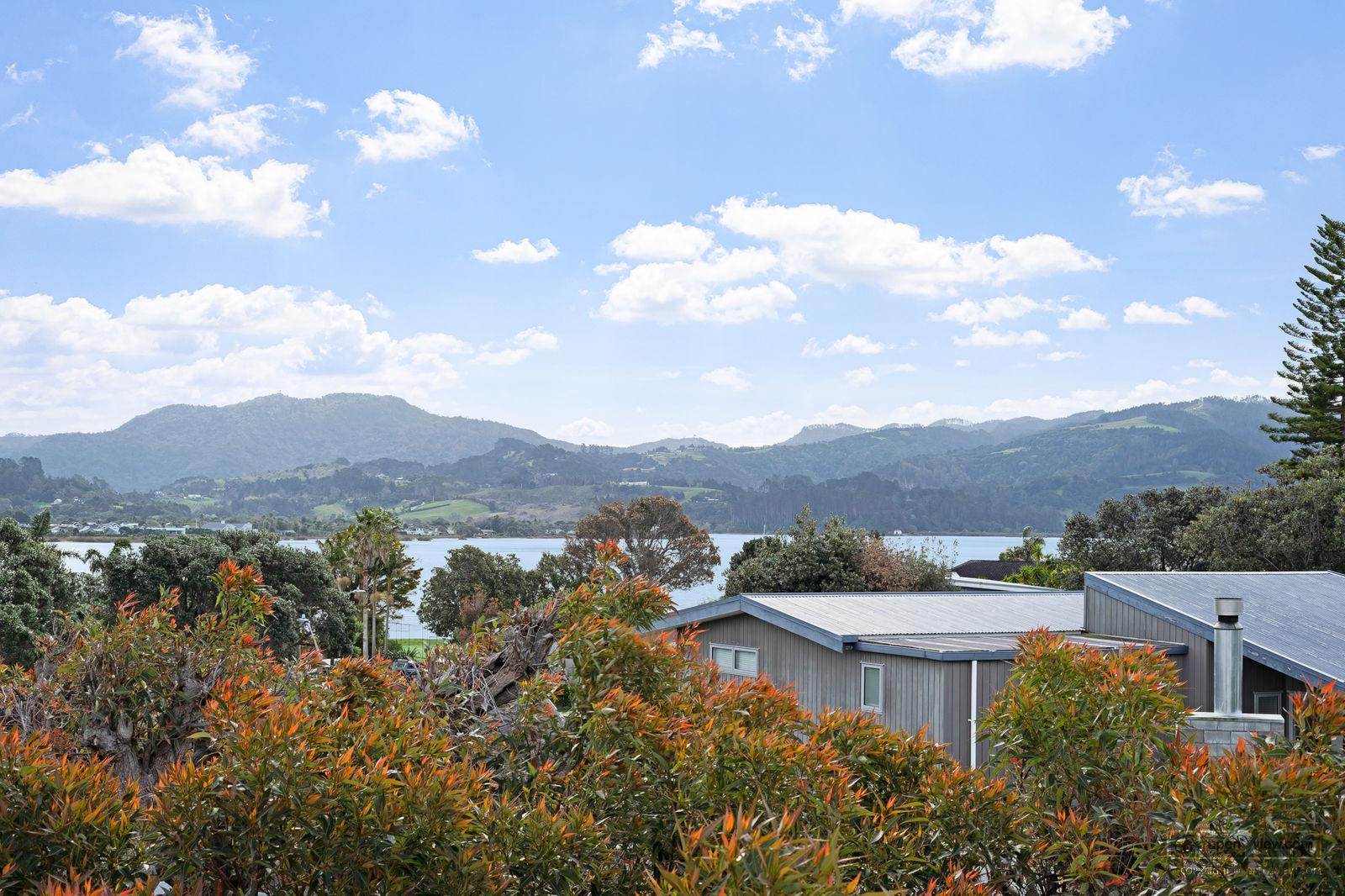 Slider image of 17 Caroline Heights, Auckland