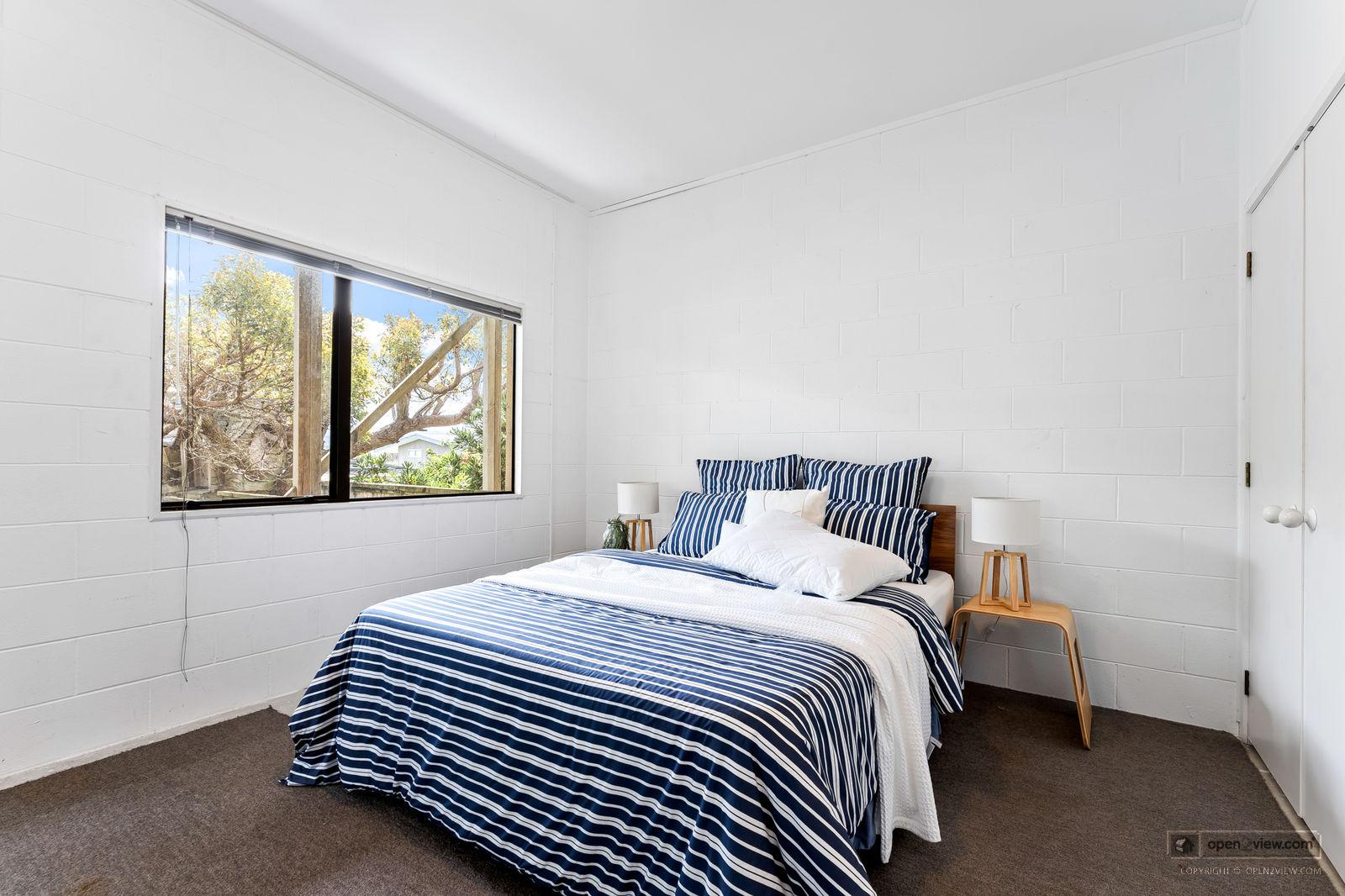 Slider image of 17 Caroline Heights, Auckland