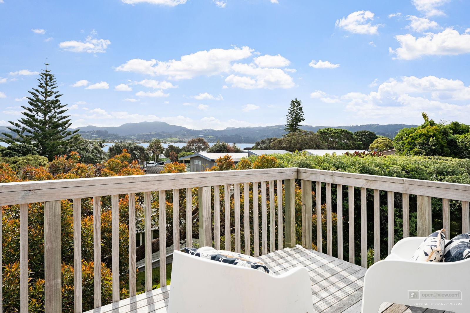 Slider image of 17 Caroline Heights, Auckland