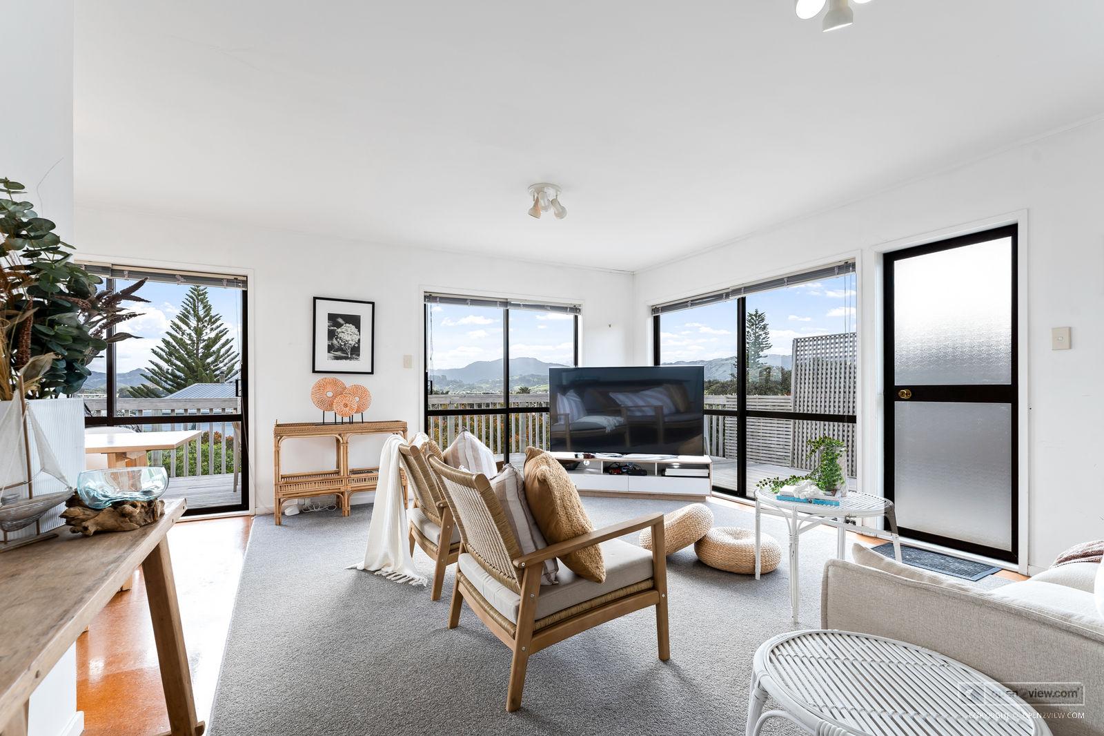 Slider image of 17 Caroline Heights, Auckland