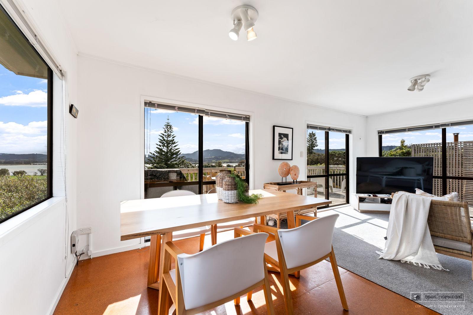 Slider image of 17 Caroline Heights, Auckland