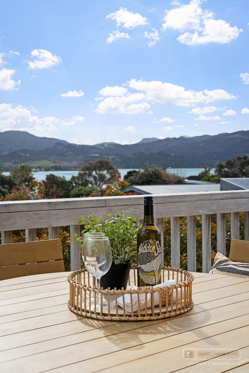 Slider image of 17 Caroline Heights, Auckland