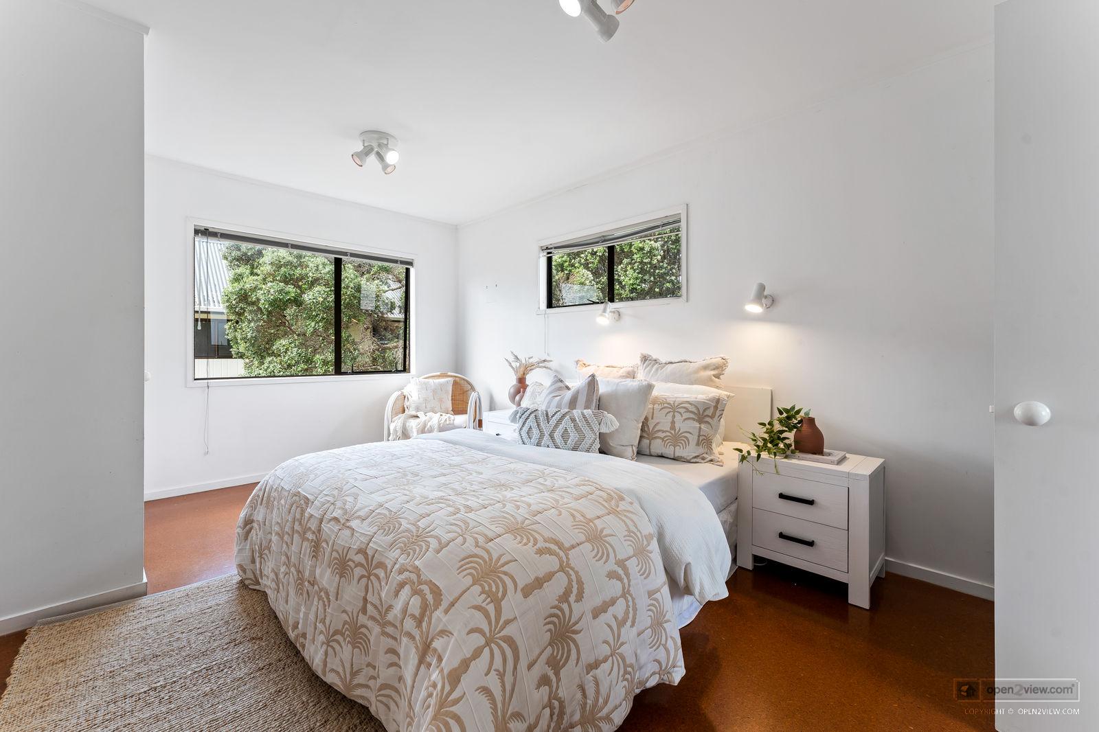 Slider image of 17 Caroline Heights, Auckland