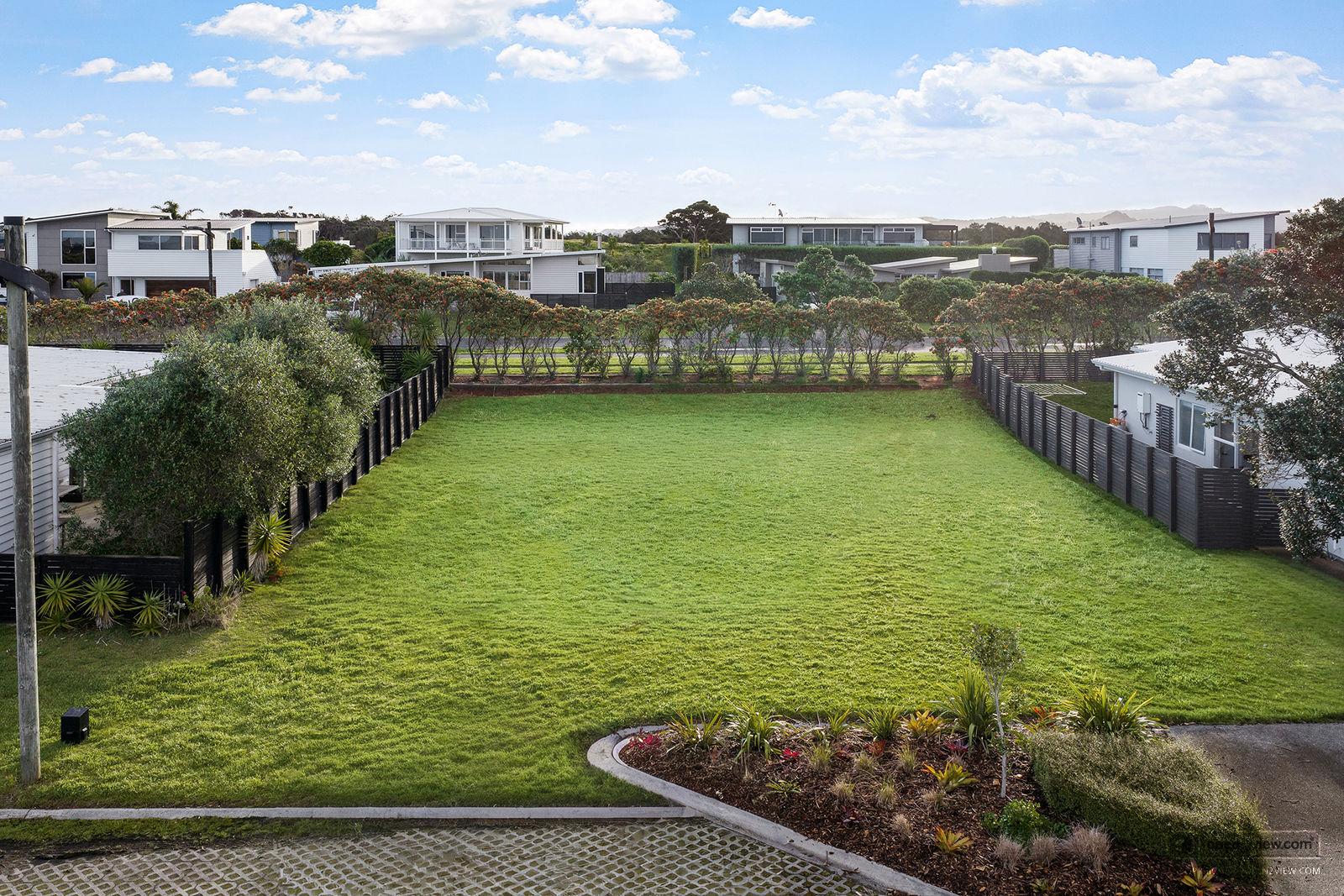 Slider image of 20 Te Mana Street, Auckland