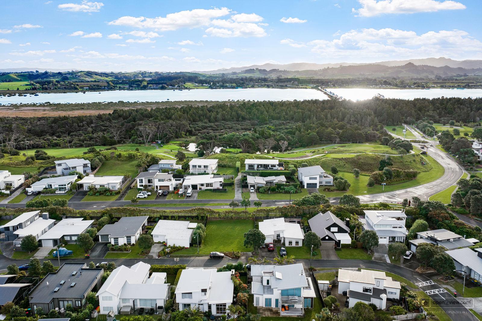 Slider image of 20 Te Mana Street, Auckland