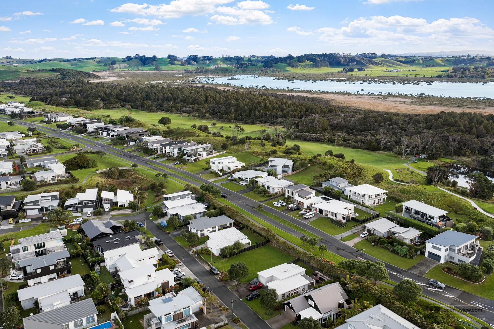 Slider image of 20 Te Mana Street, Auckland