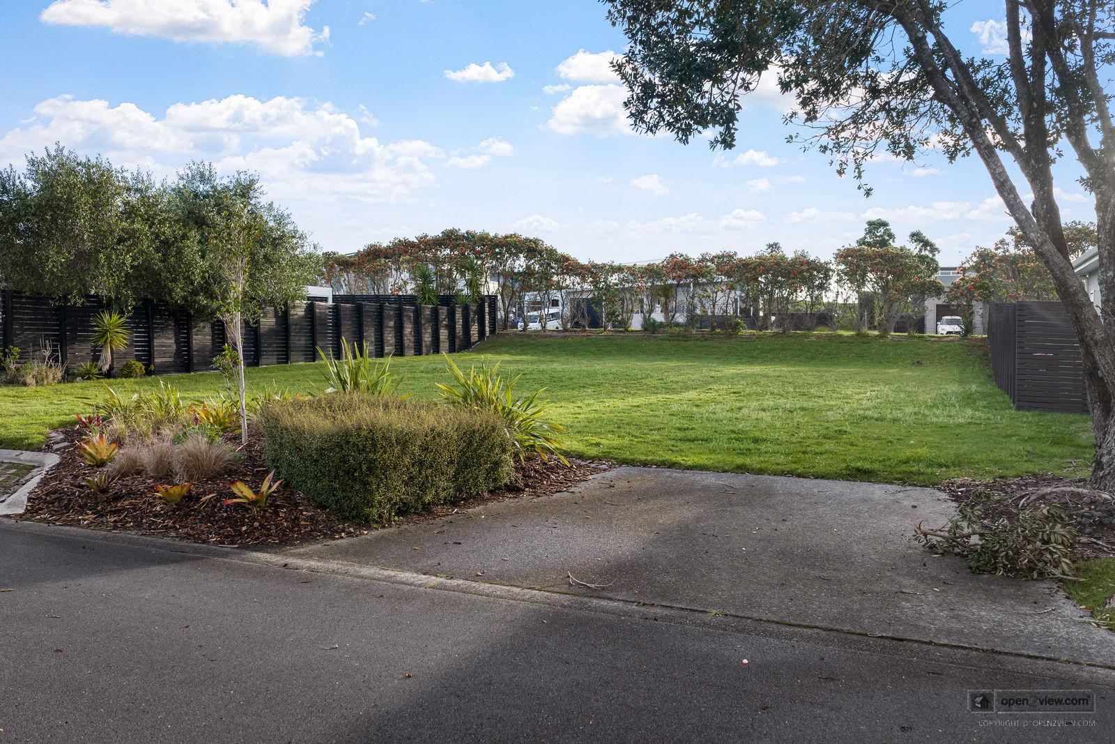 Slider image of 20 Te Mana Street, Auckland