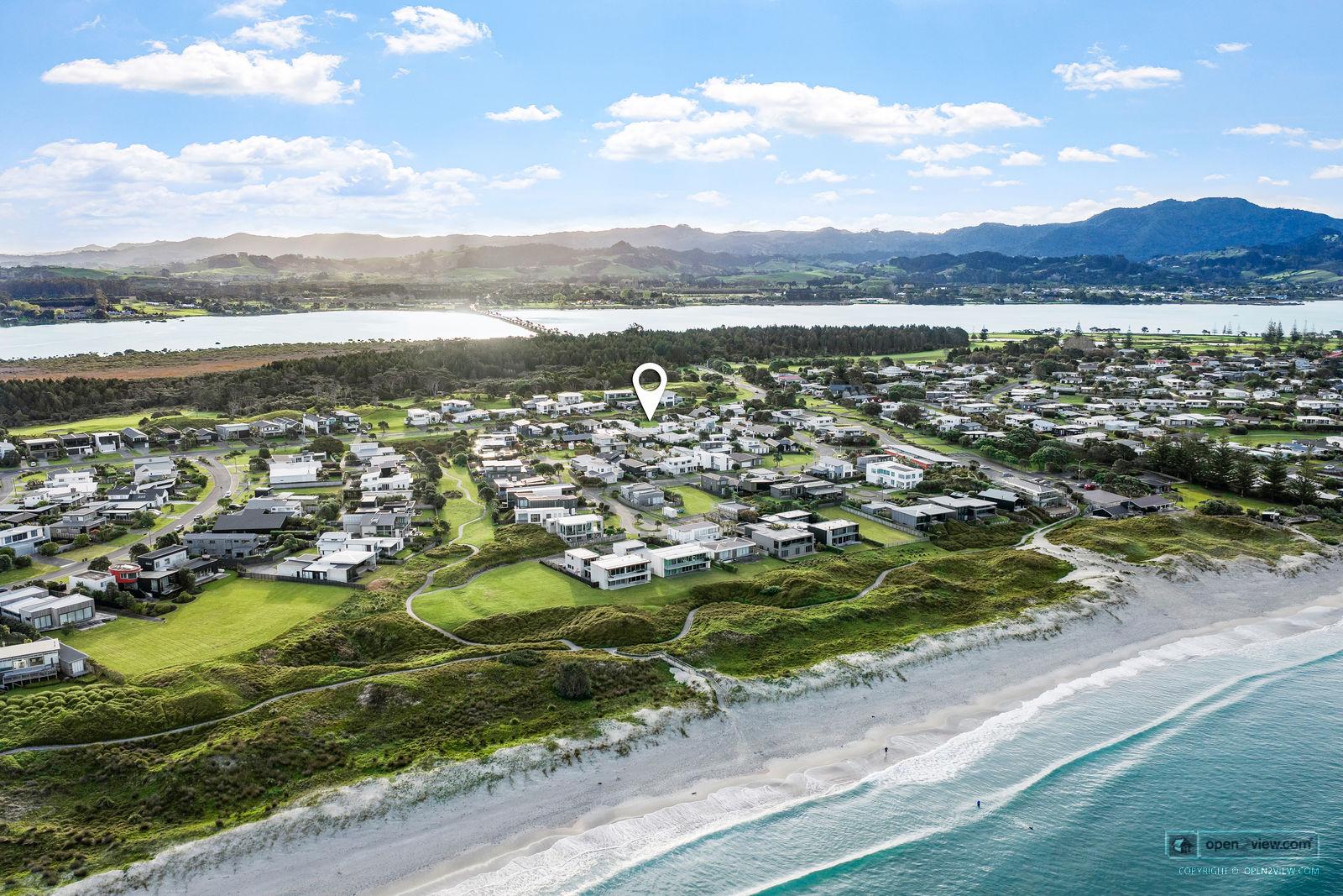 Slider image of 20 Te Mana Street, Auckland